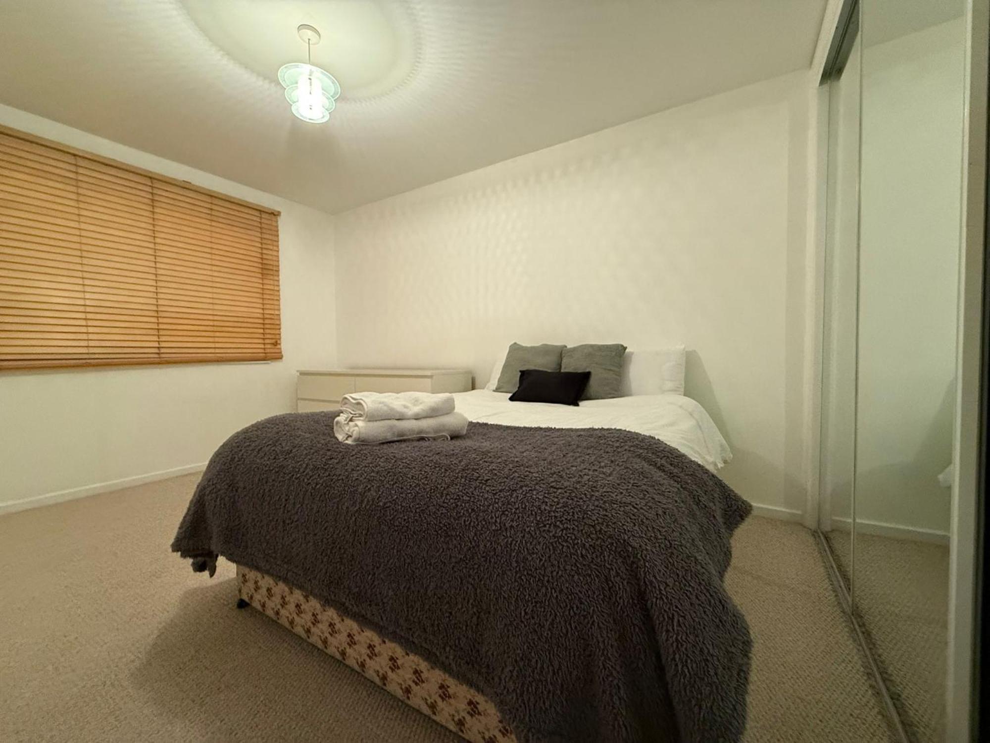 Апартаменты 3bed Only 3 Stops To Centre